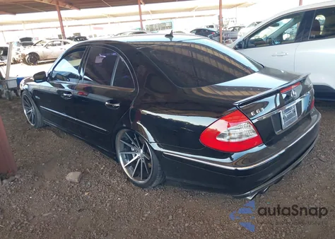 2007 Mercedes-Benz E 63 Amg z USA, uszkodzony, nr VIN WDBUF77X27B023949